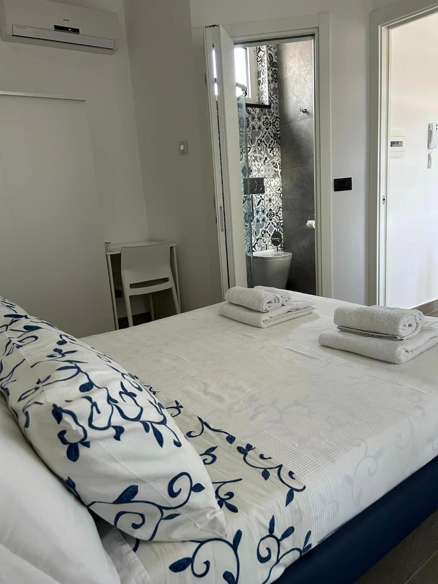 Farau B&B Messina Exteriör bild